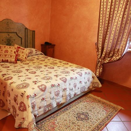 Vila Agriturismo La Virginia Revello Exteriér fotografie
