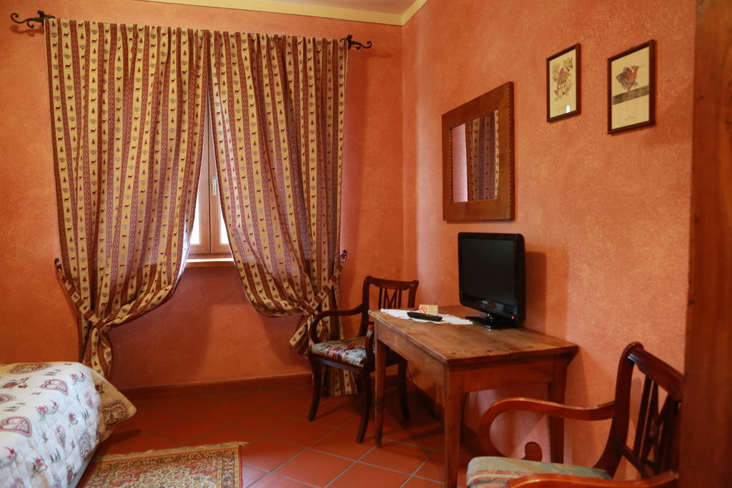 Vila Agriturismo La Virginia Revello Exteriér fotografie